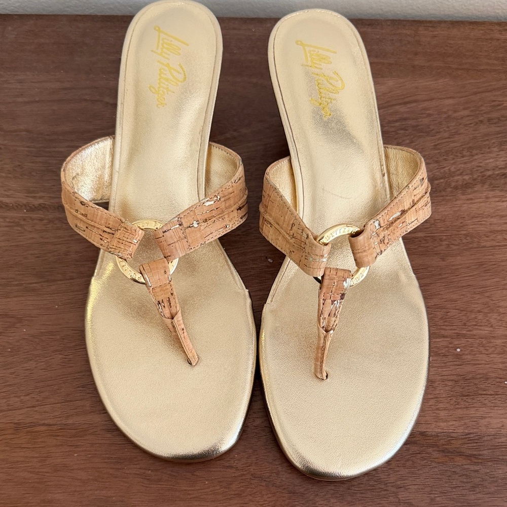Lilly Pulitzer size 9.5 Tan Cork Thong Sandals with Gold Footbed -